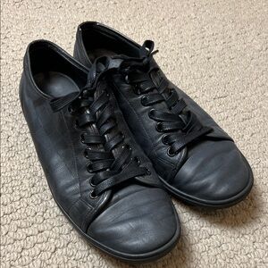 Louis Vuitton Black Leather Sneakers